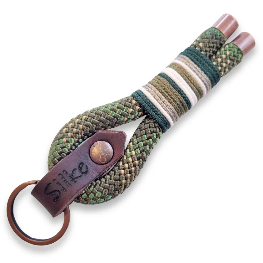 Schlüsselanhänger aus Tau Farbe seagras Beschläge Farbe kupfer antik und Leder mit Beschriftung "Silke"