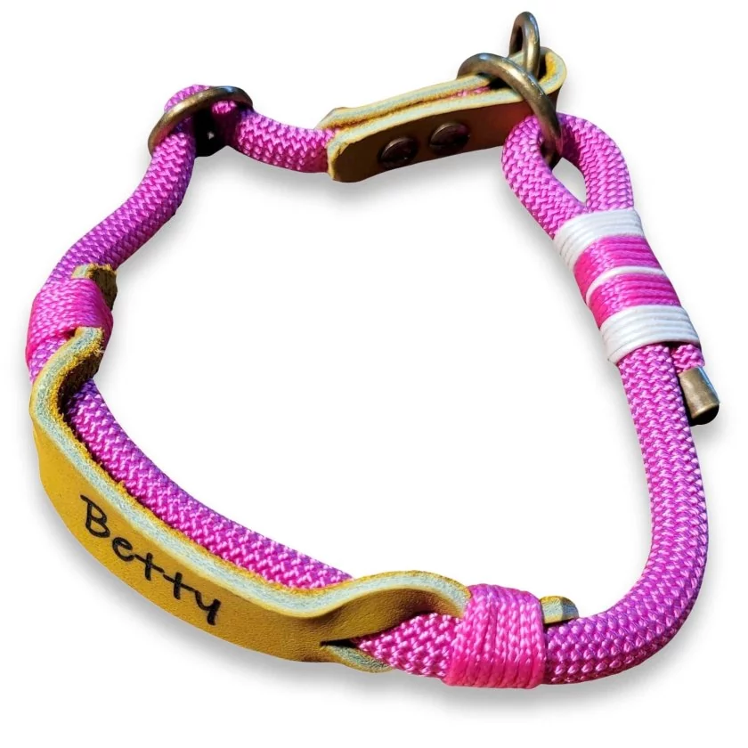 Halsband aus Tau und Leder, mit Name Betty, Zugstop, passion rosa und lime grün Halsband aus Tau und Leder, mit Name Betty, Zugstop, passion rosa und lime grün