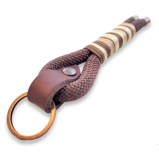 Schlüsselanhänger aus Tau Farbe brown Beschläge Farbe kupfer antik und Leder braun