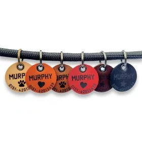 Mobile Preview: Hundemarken für kleine Hunde 25/30mm mit Gravur aus Leder mit Gravur Name, Telefonnummer. Farbübersicht tortilla, cognac, vintage chocolate und cherry